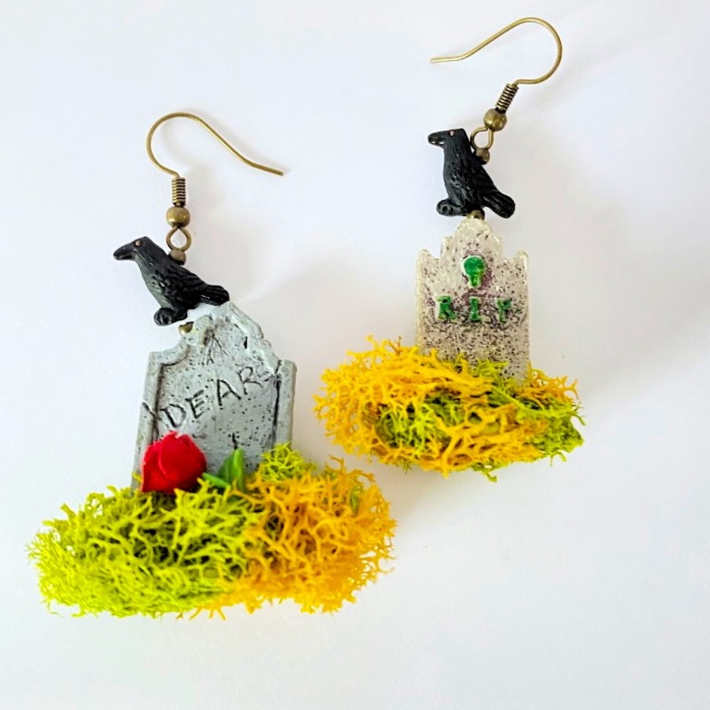 Asymmetrical Halloween Raven/crow tombstone/graveyard dangle earrings pierced